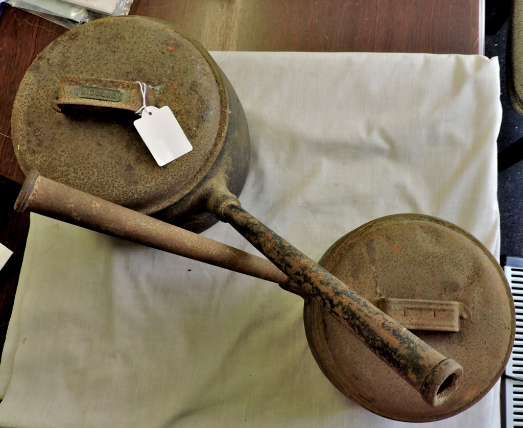 Siddons-a pair of J and J Siddons vintage cast iron cooking pots with lids, J and J Siddons of