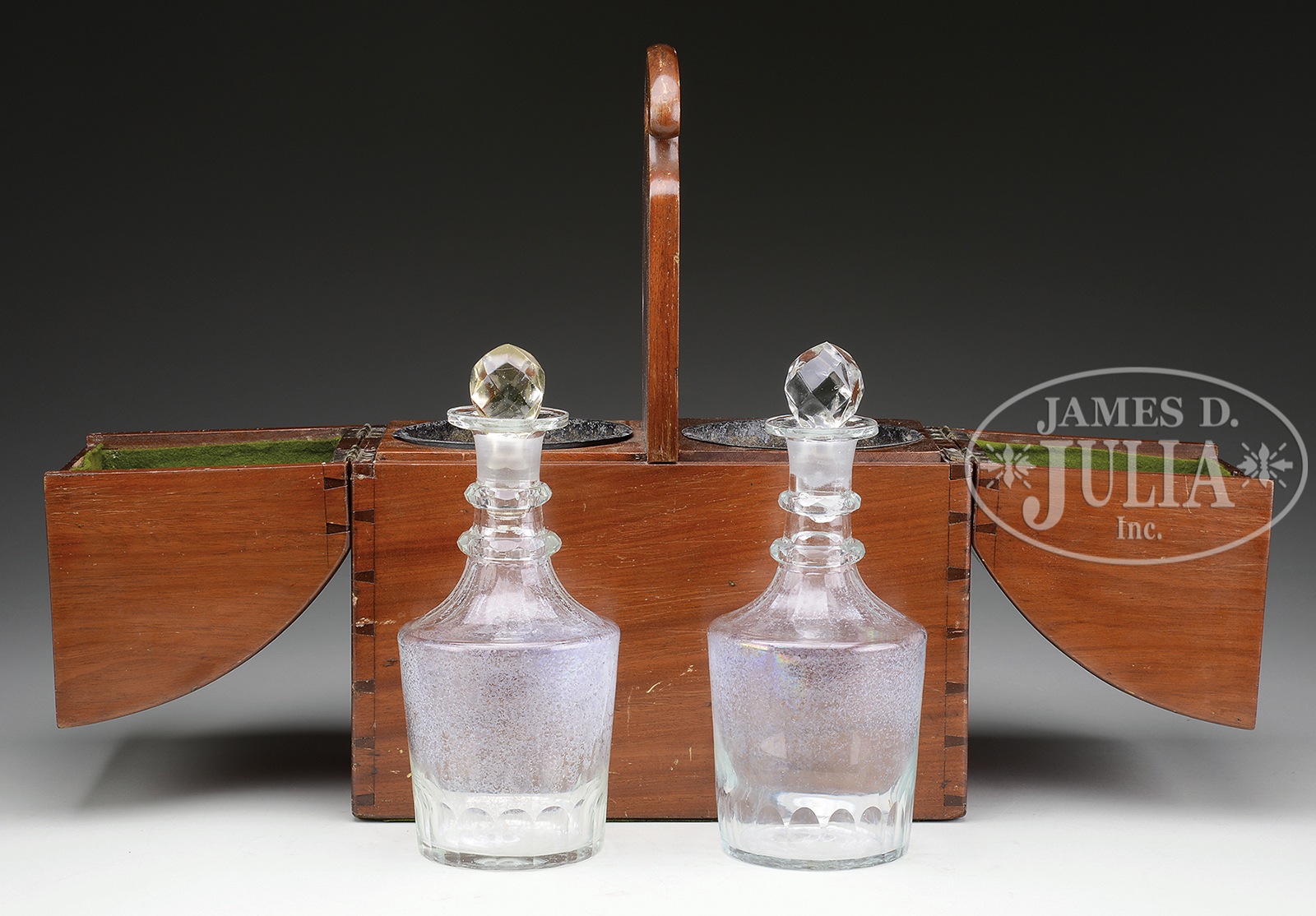 INTERESTING MAHOGANY TRAVELING DECANTER BOX. English or American bottle carrier, circa 1800. Domed