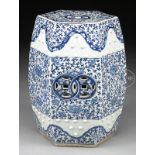 BLUE AND WHITE PORCELAIN GARDEN SEAT.