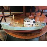 MODEL TRAWLER, 32" motorised model trawler