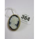 CAMEO BROOCH, 9ct gold mounted cameo shell pendant/brooch,