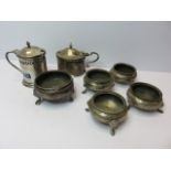 CONDIMENTS, Set of 4 Victorian silver circular salts,