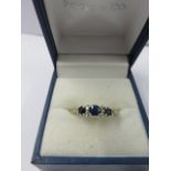 DIAMOND & SAPPHIRE RING, 9ct gold diamond & sapphire ring,