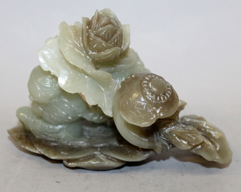 A CHINESE JADE-LIKE HARDSTONE MODEL OF THE HE HE ERXIAN, the two boys on a lotus leaf beside a - Image 3 of 5