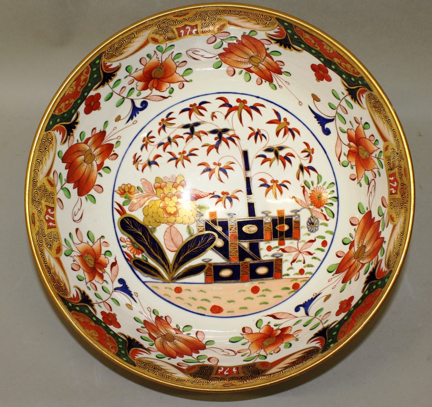 A 19TH SPODE IMARI PATTERN PUNCH BOWL (hair crack in base).