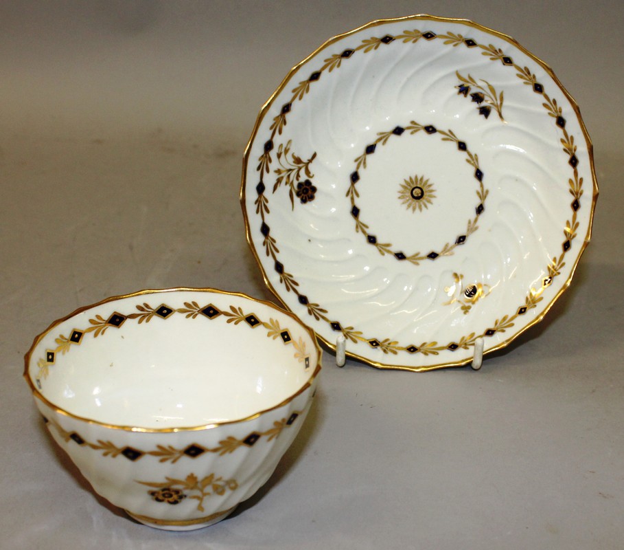 AN EARLY 19TH CENTURY FLIGHT BARR WORCESTER COFFEE CAN AND SAUCER with trailing brown and gilt - Image 2 of 4