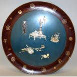 A LARGE GOOD QUALITY JAPANESE MEIJI PERIOD ONLAID LACQUERED WOOD DISH, decorated to its centre in