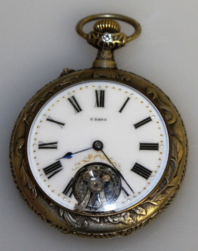 AN EIGHT DAY OPEN ESCAPEMENT POCKET WATCH, 8 JOURS HEBDOMAS, the back with repousse scene jumping