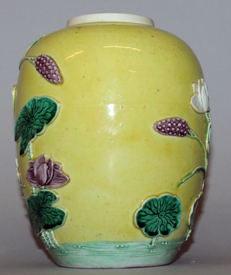 AN EARLY 20TH CENTURY CHINESE WANG BINRONG YELLOW GROUND PORCELAIN JAR, the sides moulded in - Image 5 of 7
