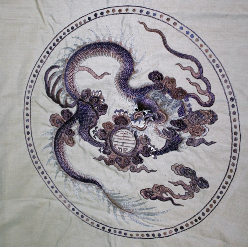 A GOOD QUALITY 19TH/20TH CENTURY CHINESE SILK EMBROIDERED LARGE CUSHION COVER, with unfinished - Image 2 of 10