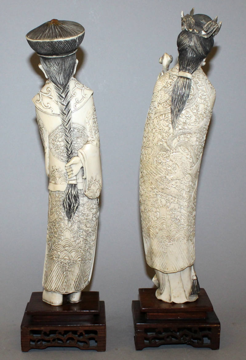 A LARGE PAIR OF EARLY 20TH CENTURY CHINESE IVORY FIGURES OF AN EMPEROR & AN EMPRESS, together with a - Image 3 of 5