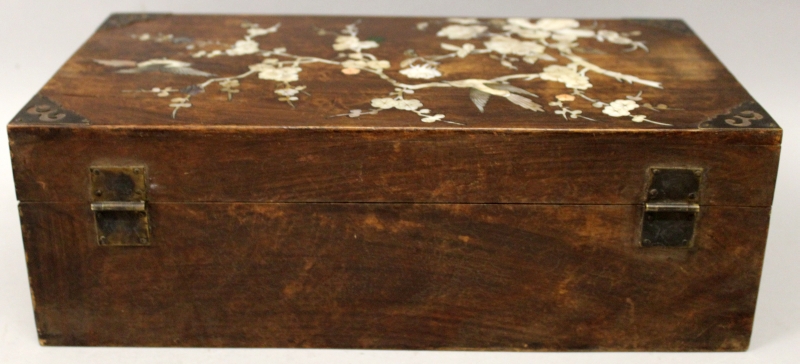 A 19TH CENTURY CHINESE INLAID RECTANGULAR WOOD BOX, the hinged cover inlaid in mother-of-pearl and - Image 3 of 7