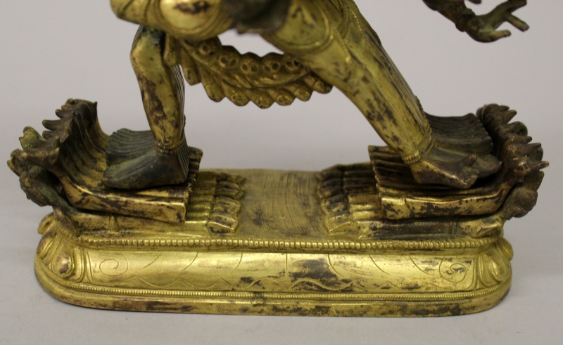 A GOOD QUALITY CHINESE SECTIONAL GILT BRONZE GROUP OF HAGAGRIVA & HIS CONSORT, the deity supported - Image 4 of 9