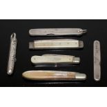 THREE BLADED MOTHER-OF-PEARL FRUIT KNIVES and THREE SILVER BACK FRUIT KNIVES (6).