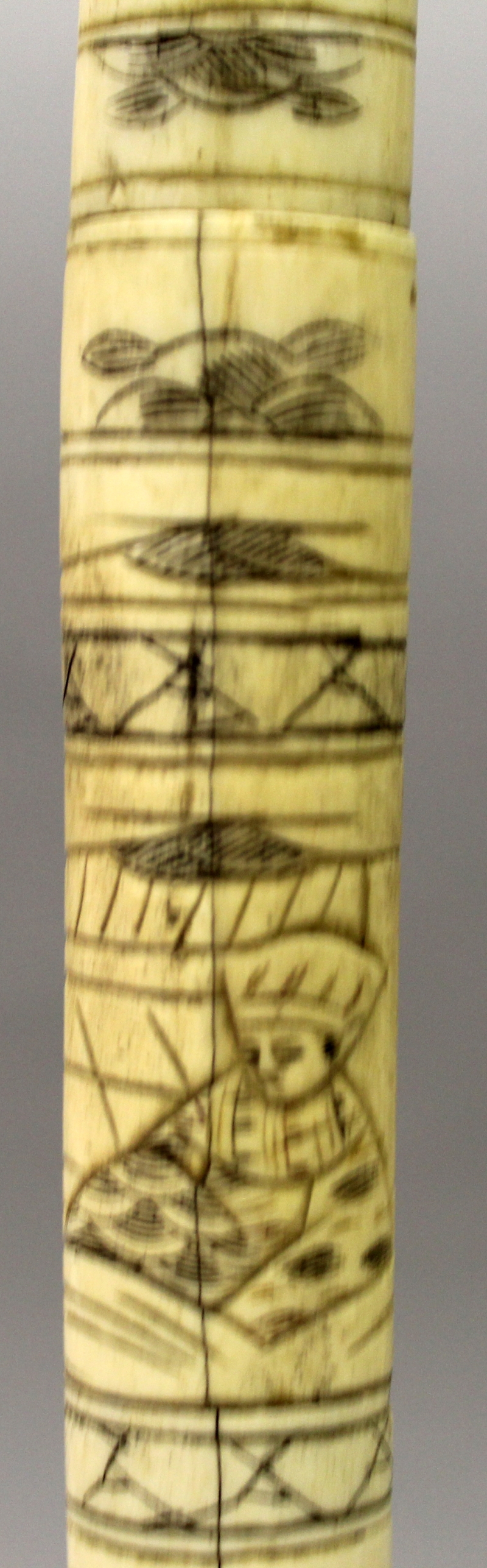 AN EARLY 20TH CENTURY JAPANESE BONE IVORY TANTO, with steel blade and carved figural decoration, - Image 7 of 10