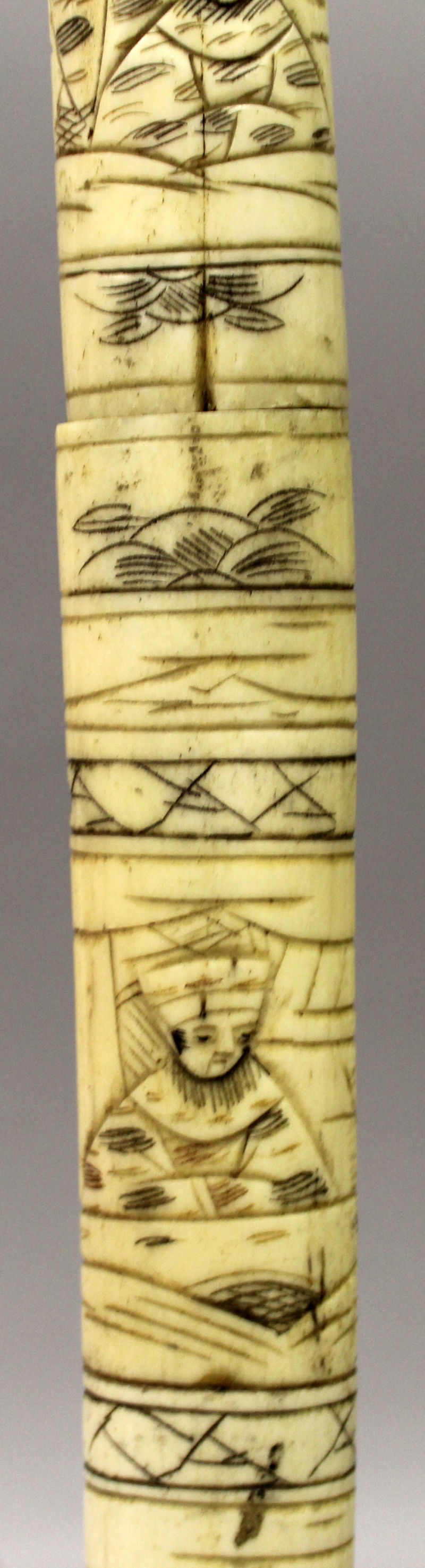 AN EARLY 20TH CENTURY JAPANESE BONE IVORY TANTO, with steel blade and carved figural decoration, - Image 3 of 10