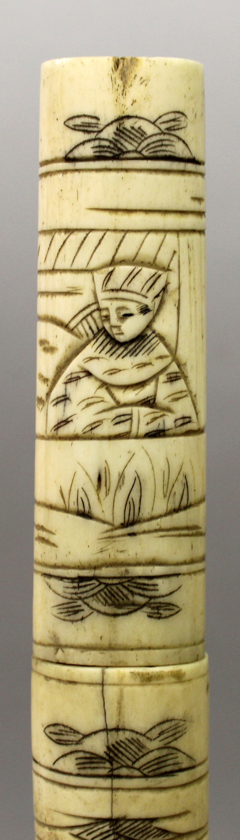 AN EARLY 20TH CENTURY JAPANESE BONE IVORY TANTO, with steel blade and carved figural decoration, - Image 6 of 10