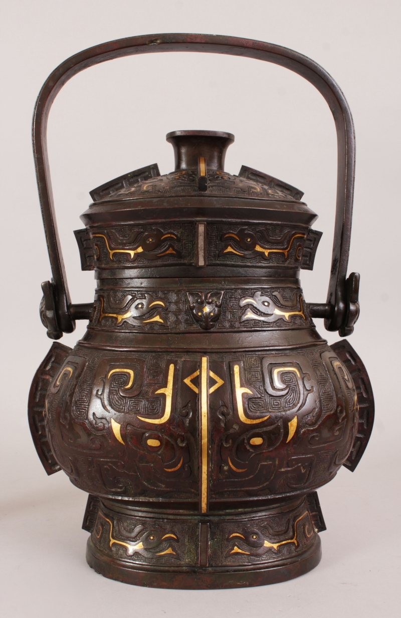 A FINE QUALITY & RARE CHINESE MING DYNASTY INLAID BRONZE YOU VASE & COVER, after an early Western