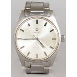 A GENTLEMAN'S STEEL OMEGA WRISTWATCH.