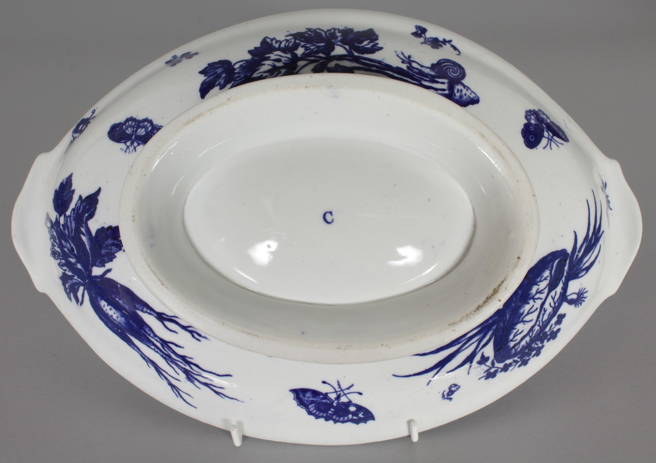 A LATE 18TH / EARLY 19TH CENTURY CAUGHLEY COALPORT FINE PEDESTAL DISH printed with the pine cone - Image 3 of 3