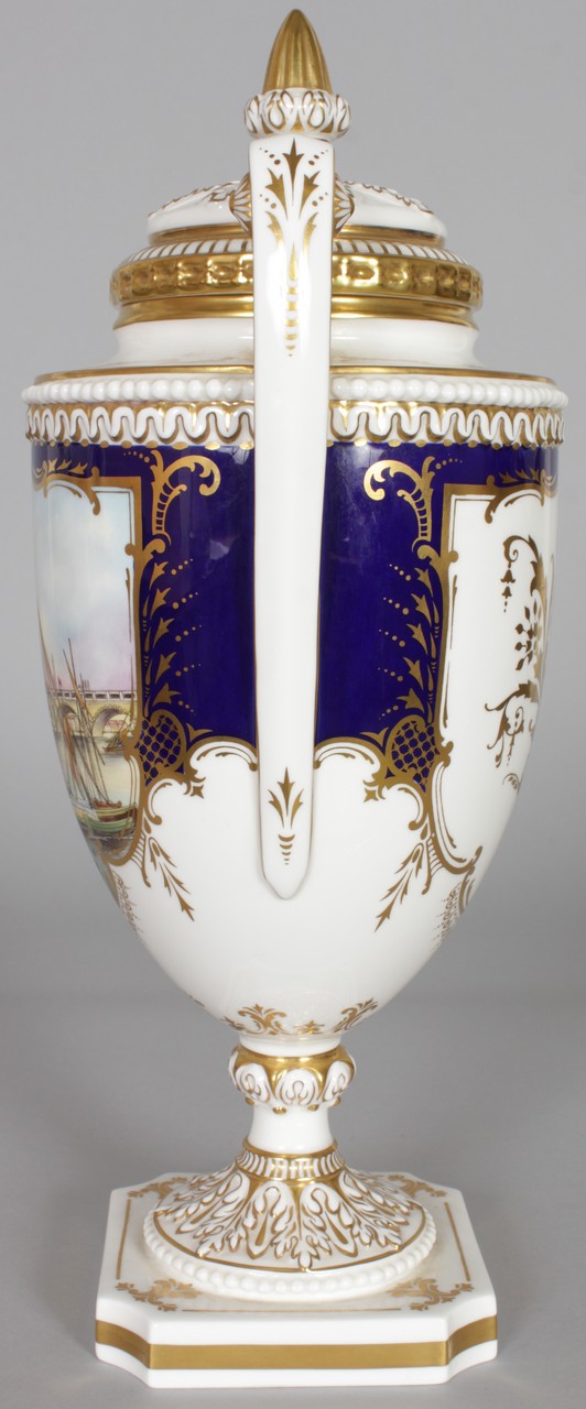 A ROYAL WORCESTER FINE VASE AND COVER decorated with a scene of St. Pauls, London, signed BC, - Image 2 of 5