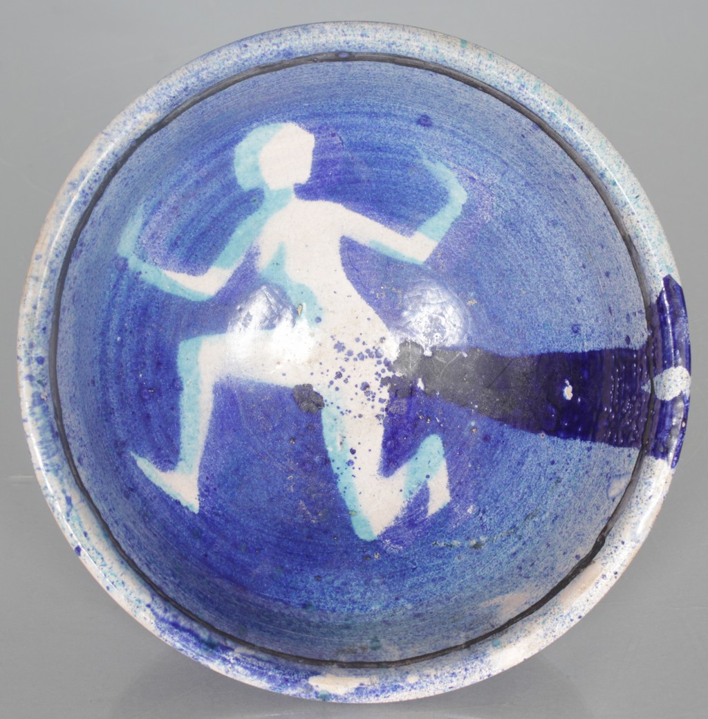 QUENTIN BELL POTTERY, FULHAM (1910-1996) A CIRCULAR POTTERY BOWL with a dancing figure on a blue
