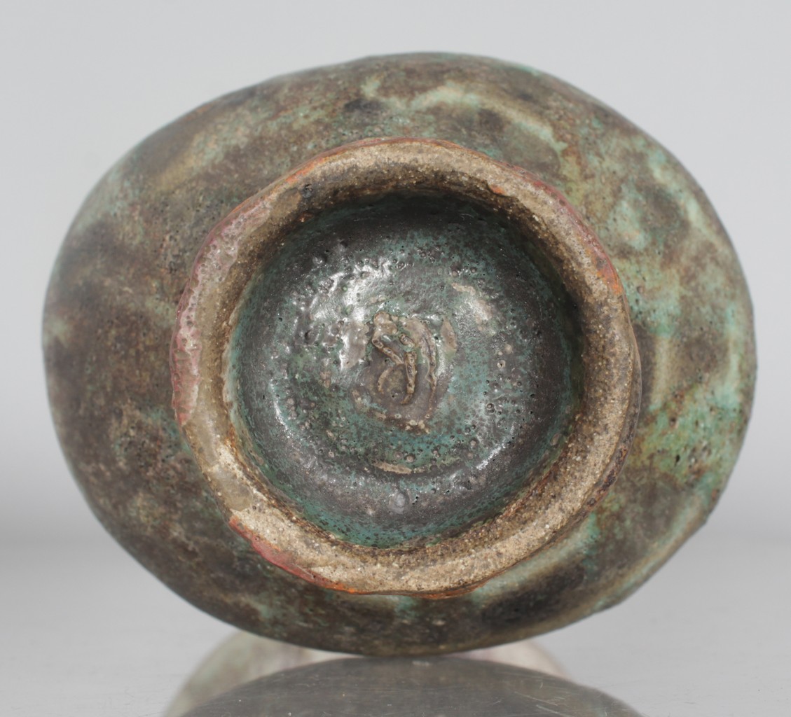 DAME LUCIE RIE (1902-1995) AUSTRIAN A SPECKLED POTTERY VASE with flared lip and volcanic glaze. - Image 7 of 7