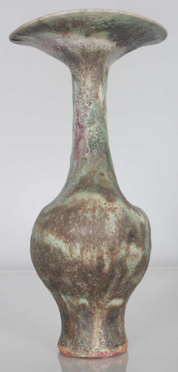 DAME LUCIE RIE (1902-1995) AUSTRIAN A SPECKLED POTTERY VASE with flared lip and volcanic glaze. - Image 2 of 7