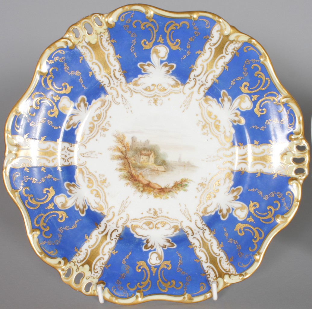 19TH CENTURY DAVENPORT, LONGPORT PLATE painted with a castle scene pattern 884, an English porcelain - Image 2 of 4