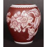 A SMALL WEBBS CAMEO PINK VASE with flowers in cameo. 2.75ins high.