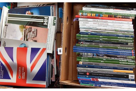 2 BOXES OF CLASSIC CAR AUCTION CATALOGUES & REFERENCE