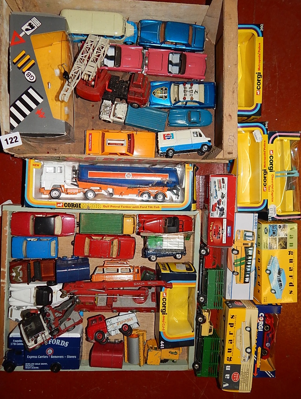 CORGI : U/B CARS, LORRIES MOSTLY PLAY WORN