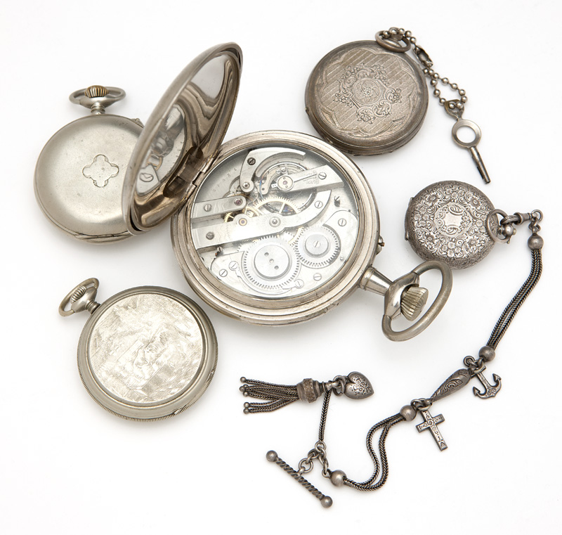 1105  A group of 5 pocket watches The first: A large pocket watch, white dial with Arabic - Image 2 of 2