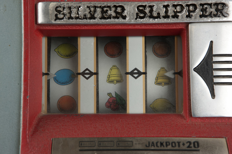 A Mills ''Silver Slipper'' 10 cent slot machine - Image 4 of 4