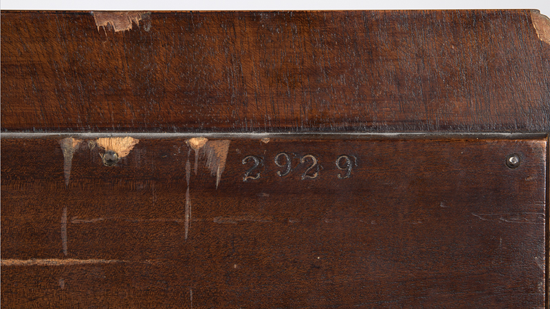 A Georgian-style mahogany chest of drawers - Image 2 of 2