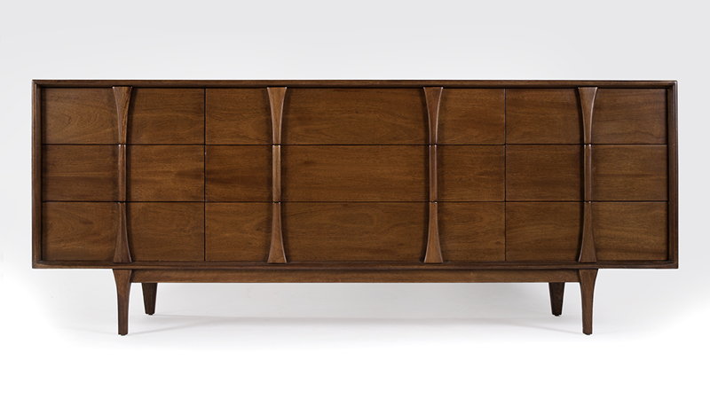 A Mid-Century Modern dresser - Image 2 of 3