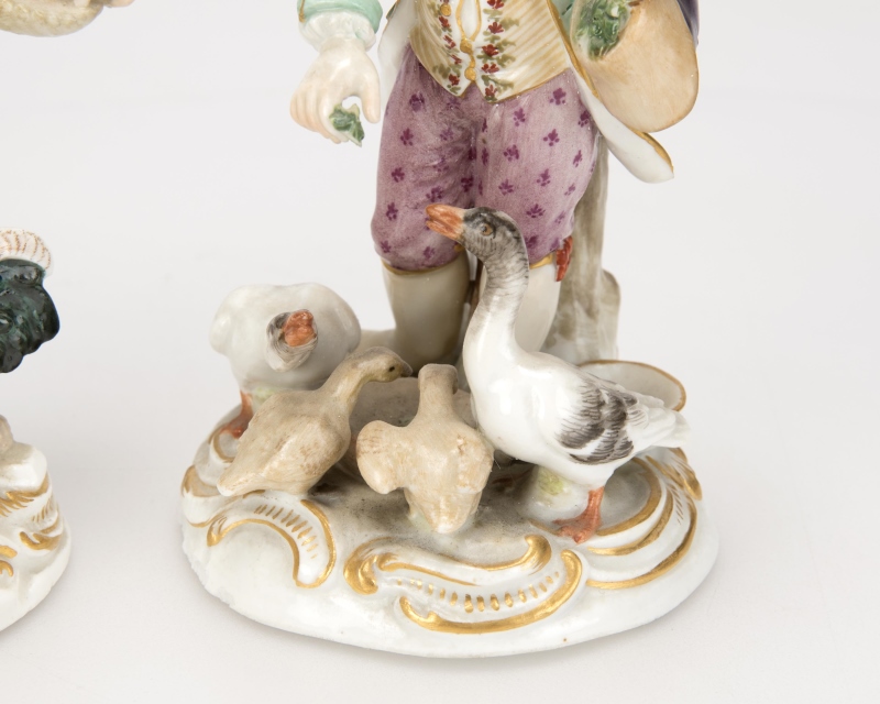 A complimentary pair of Meissen porcelain figures - Image 3 of 9