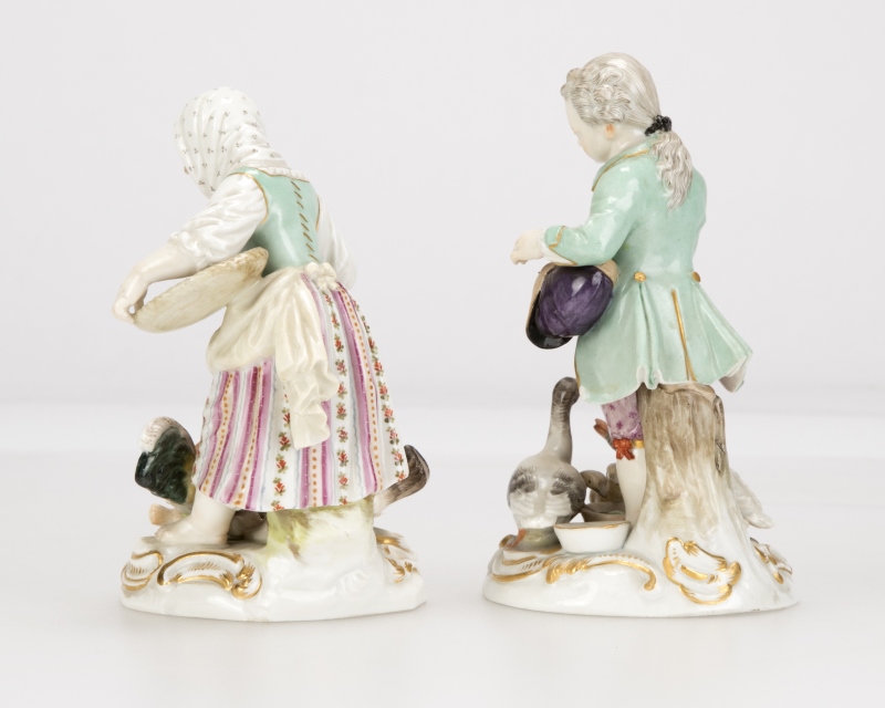 A complimentary pair of Meissen porcelain figures - Image 7 of 9