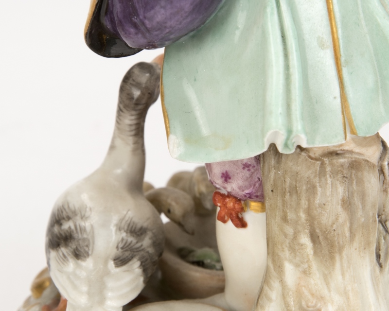 A complimentary pair of Meissen porcelain figures - Image 6 of 9