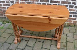 Circular pine gate leg table