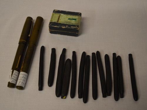 2 fountain pens with 14ct gold nibs and