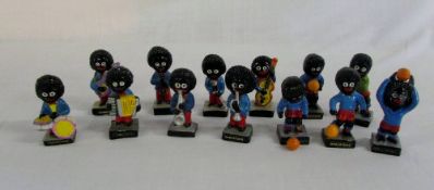 13 vintage Robertson's 'Golly' band figu