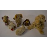 6 clockwork soft toys including dogs, a