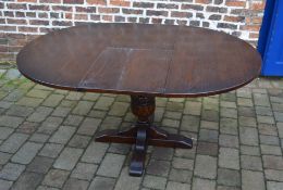 Oak draw leaf table