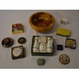 Various compacts, Royal Worcester pot, o