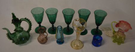 Coloured glass including 5 matching gree