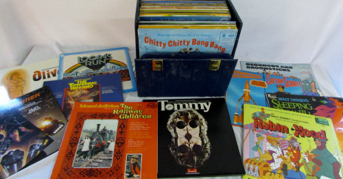 Assorted 33rpm records mainly film and T