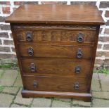 Small oak chest of drawers