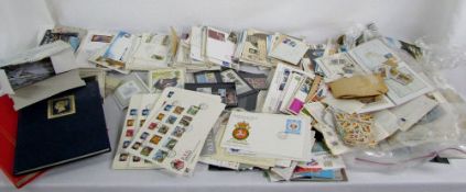 Good selection of world stamps loose and