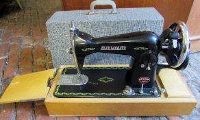 Novum Deluxe sewing machine